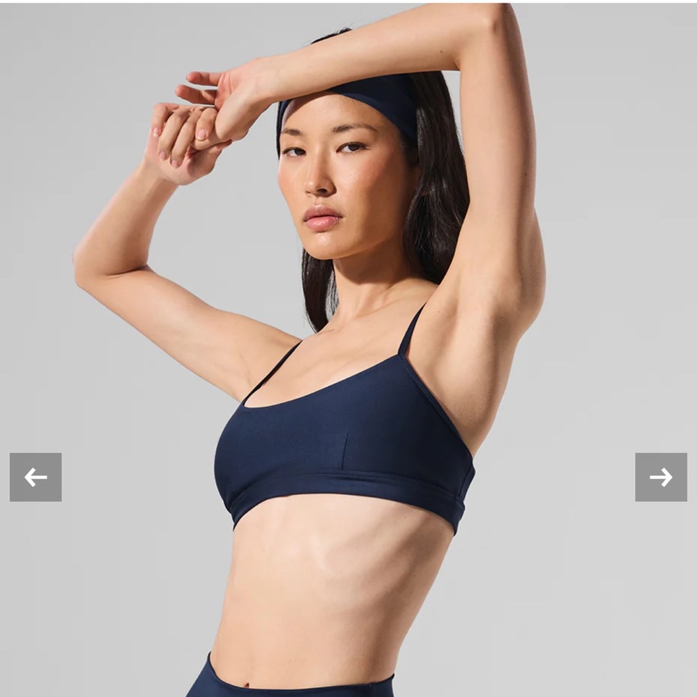 Alo Airlift Intrigue Sports Bra in Navy